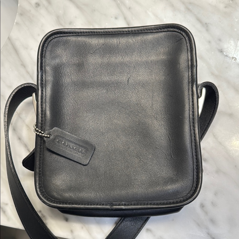Vintage 1999 9817 Coach Black Camera Crossbody Bag